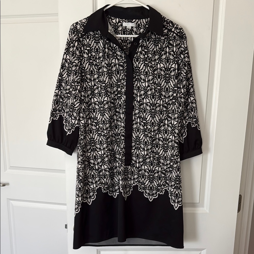 New York & Company Black and White Patterned Tunic